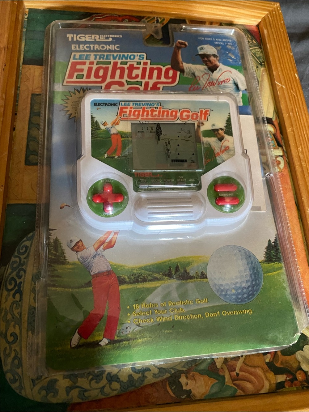 Tiger Electronics Lee Trevino Fighting Golf Handheld Game - White & Green 1988